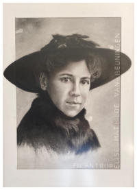 Elise Mathilde van Beuningen, houtskool op papier, 60 x70 cm, 2025